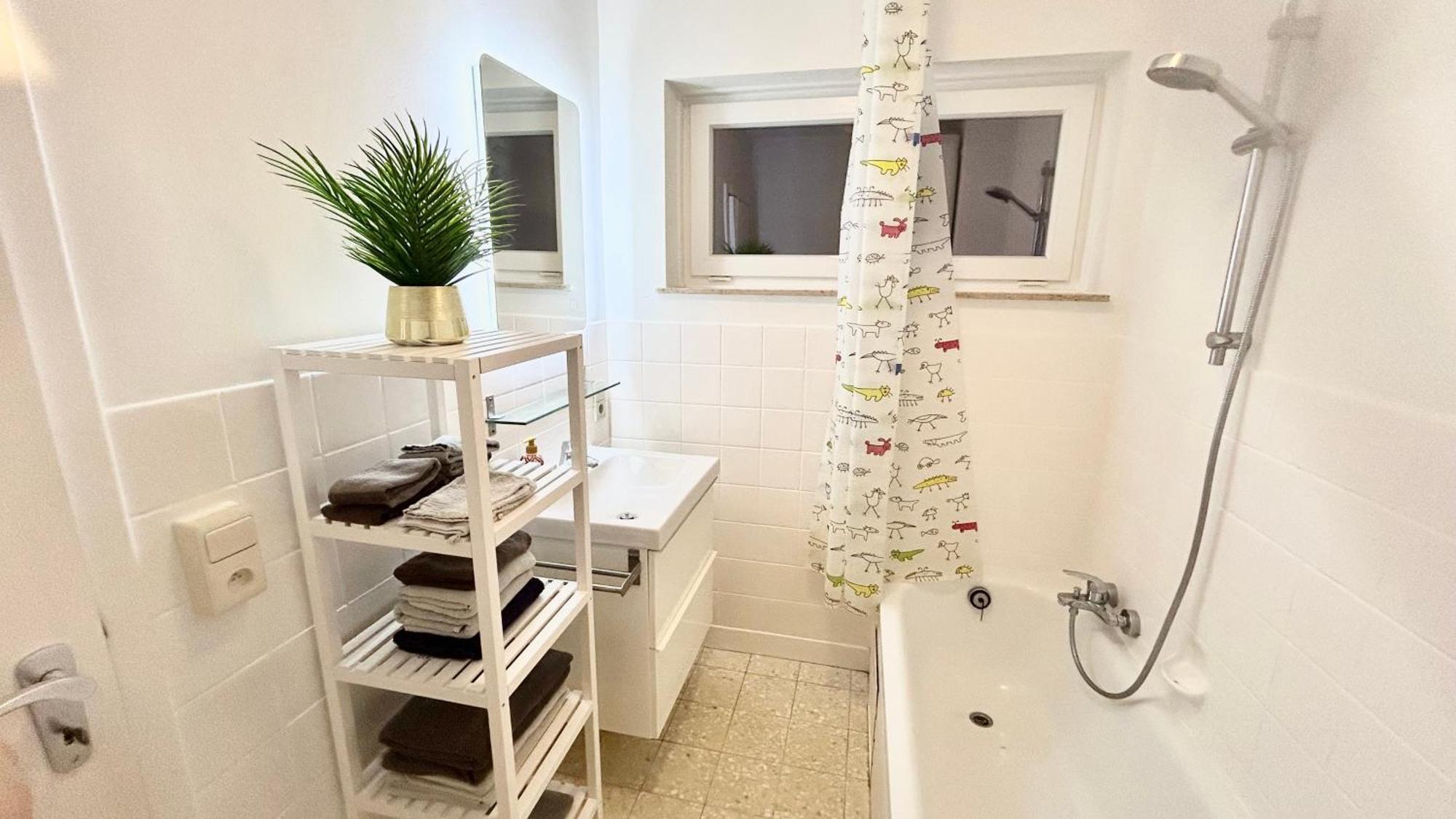 Charming Two Bedroom Flat - Nato -